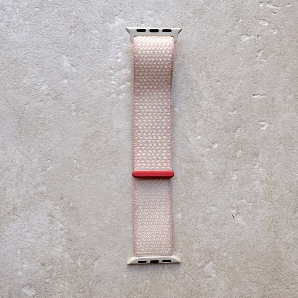 Apple Watch Sport Loop 41 mm in Light Pink